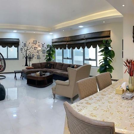 Luxury Furnished 3Bed Rooms With Kitchen, Huge Suite Near Lake Khalid Sharjah Exteriör bild